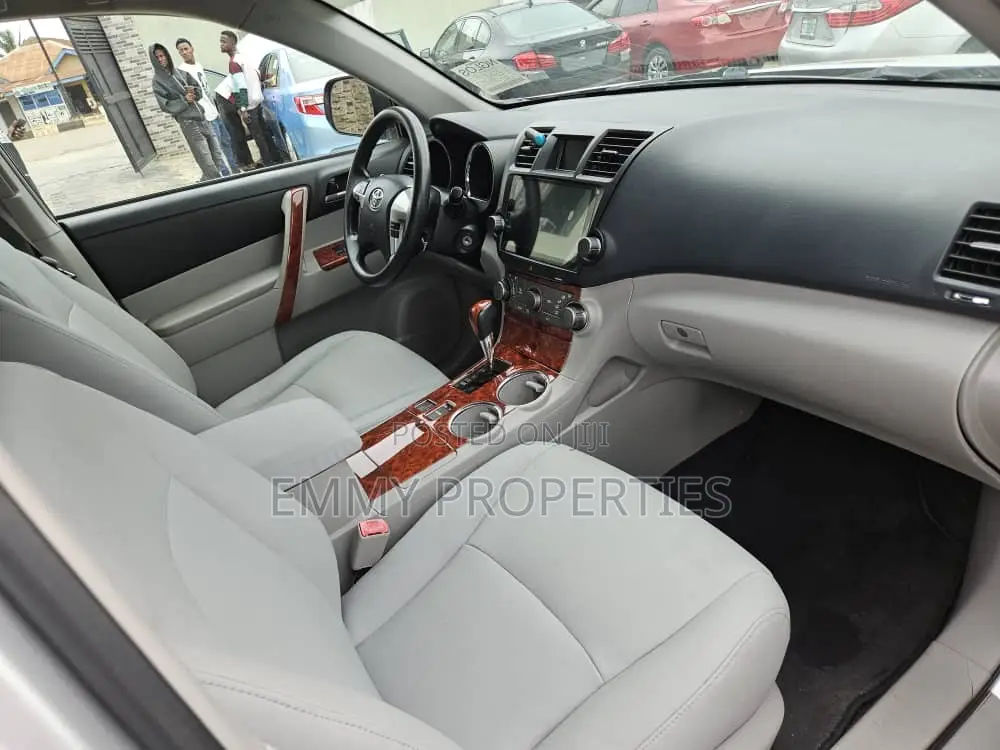 Toyota Highlander Limited 2012 Silver