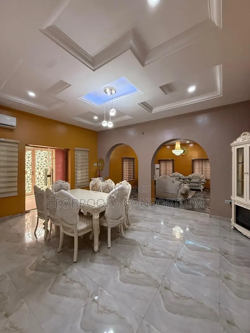 Furnished 5bdrm Mansion in Samonda for sale