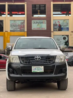 Toyota Hilux 2013 White