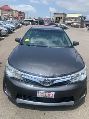 Toyota Camry LE 4dr Sedan (2.5L 4cyl 6A) 2014 Gray