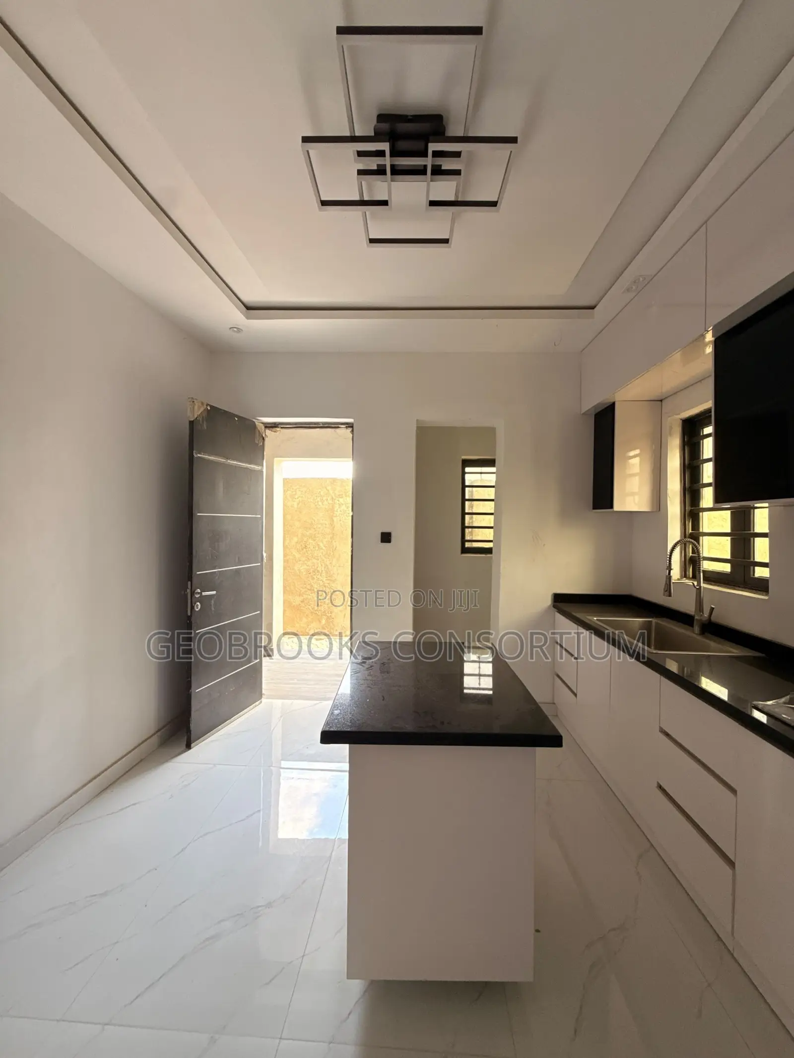 4bdrm Duplex in Agodi for sale