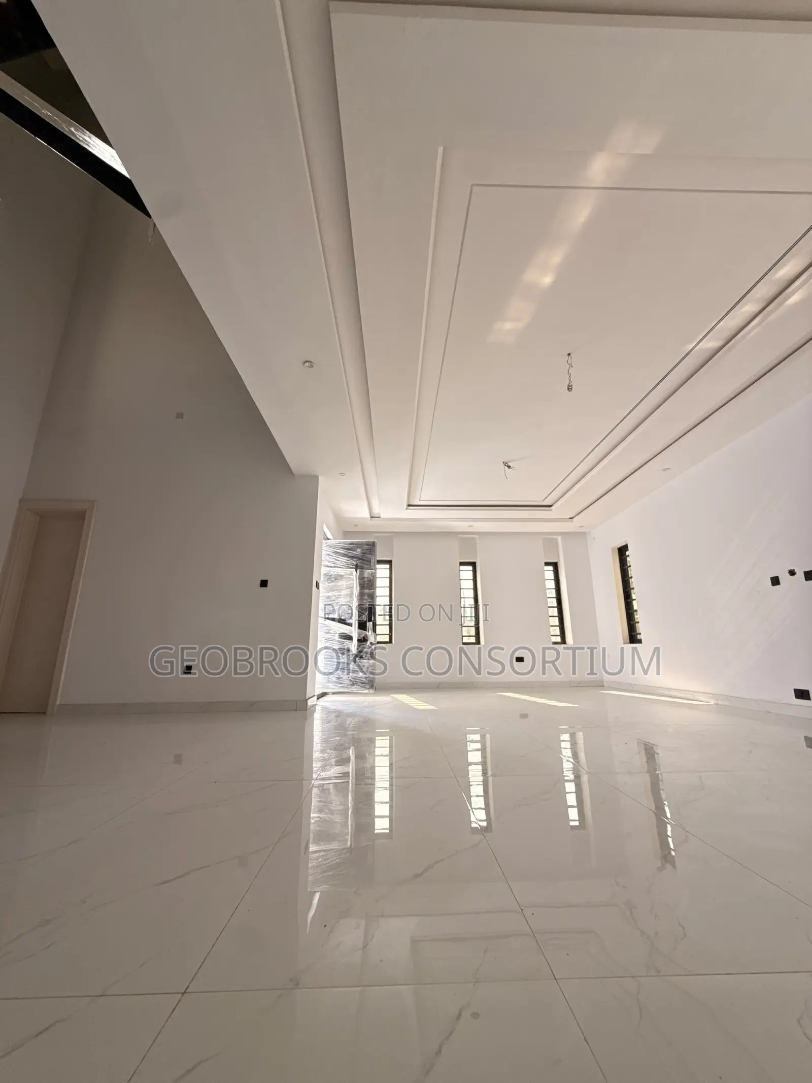 4bdrm Duplex in Agodi for sale