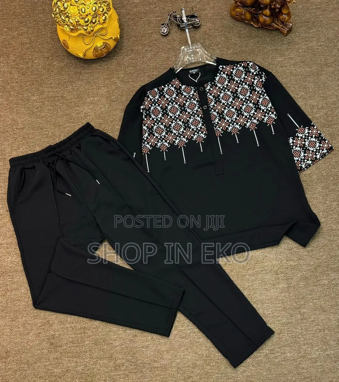 Men's 2-Piece Short-Sleeve Patterned Top & Trousers Set