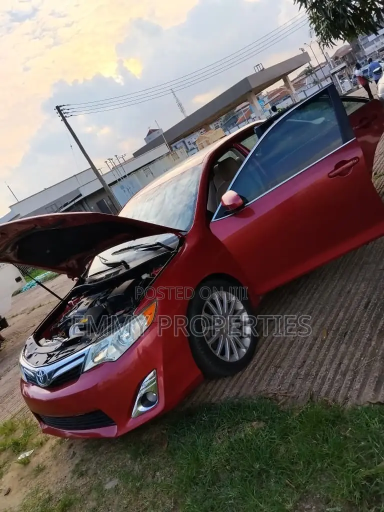 Toyota Camry LE 4dr Sedan (2.5L 4cyl 6A) 2013 Red
