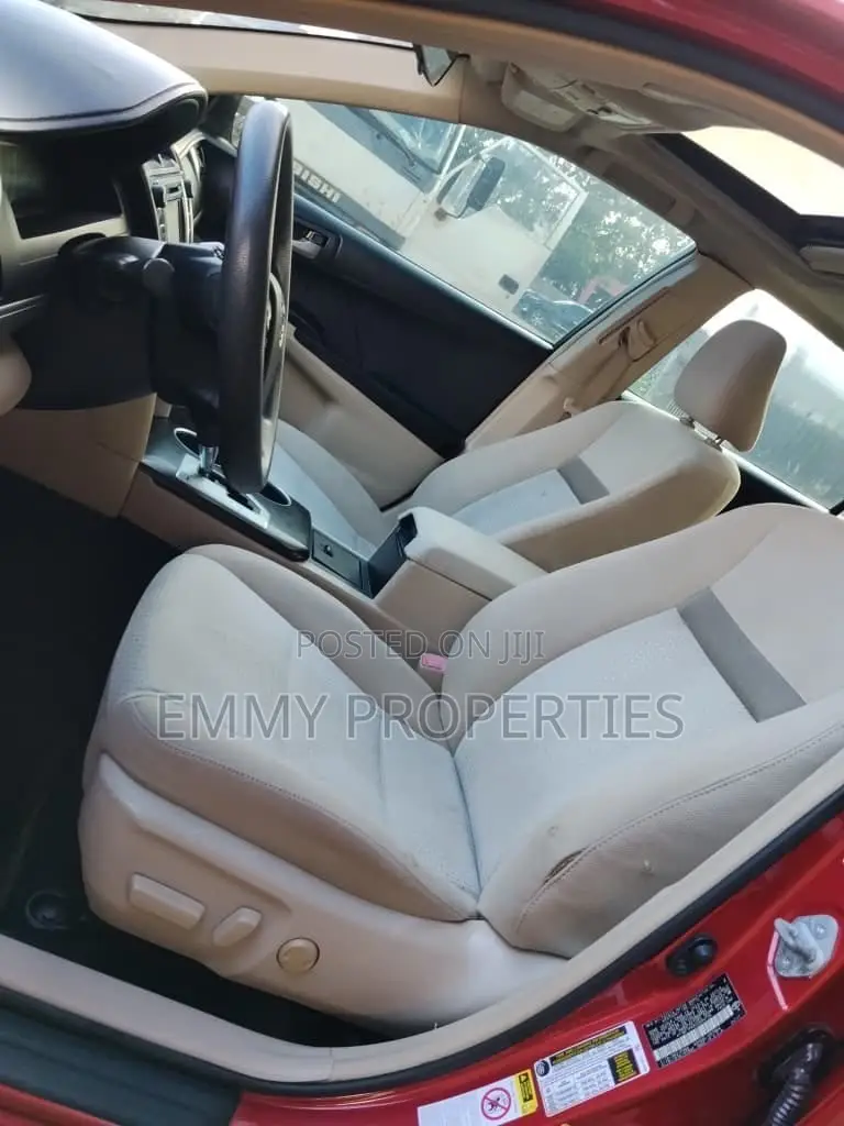 Toyota Camry LE 4dr Sedan (2.5L 4cyl 6A) 2013 Red