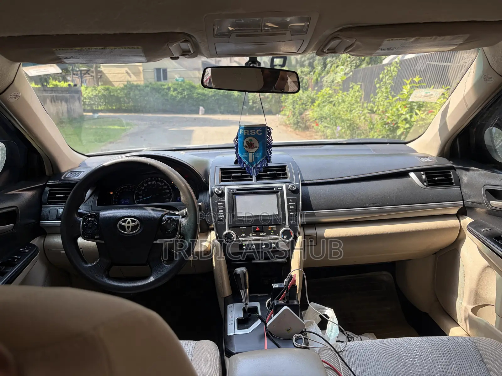 Toyota Camry LE 4dr Sedan (2.5L 4cyl 6A) 2013 White