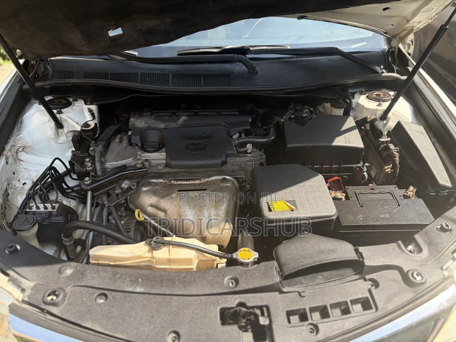 Toyota Camry LE 4dr Sedan (2.5L 4cyl 6A) 2013 White