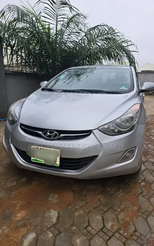 Hyundai Elantra 2012 Silver