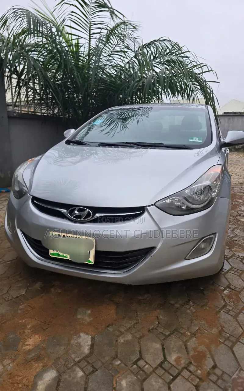 Hyundai Elantra 2012 Silver