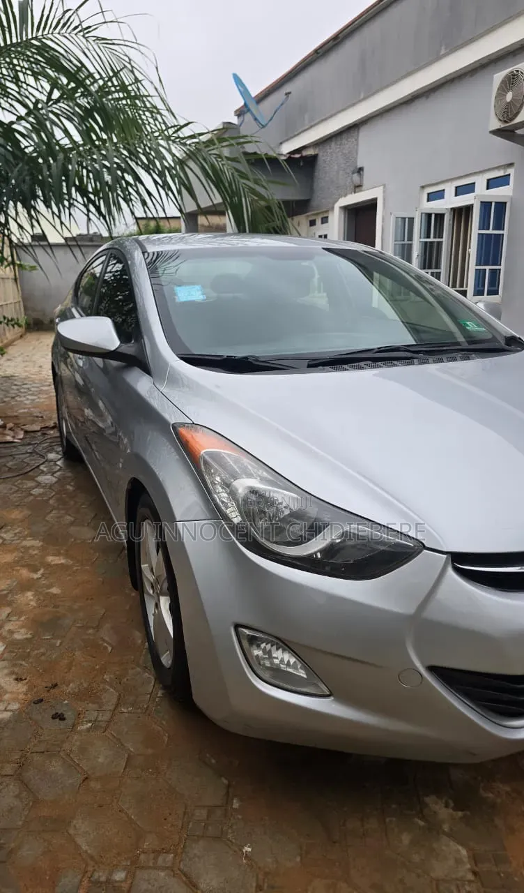 Hyundai Elantra 2012 Silver