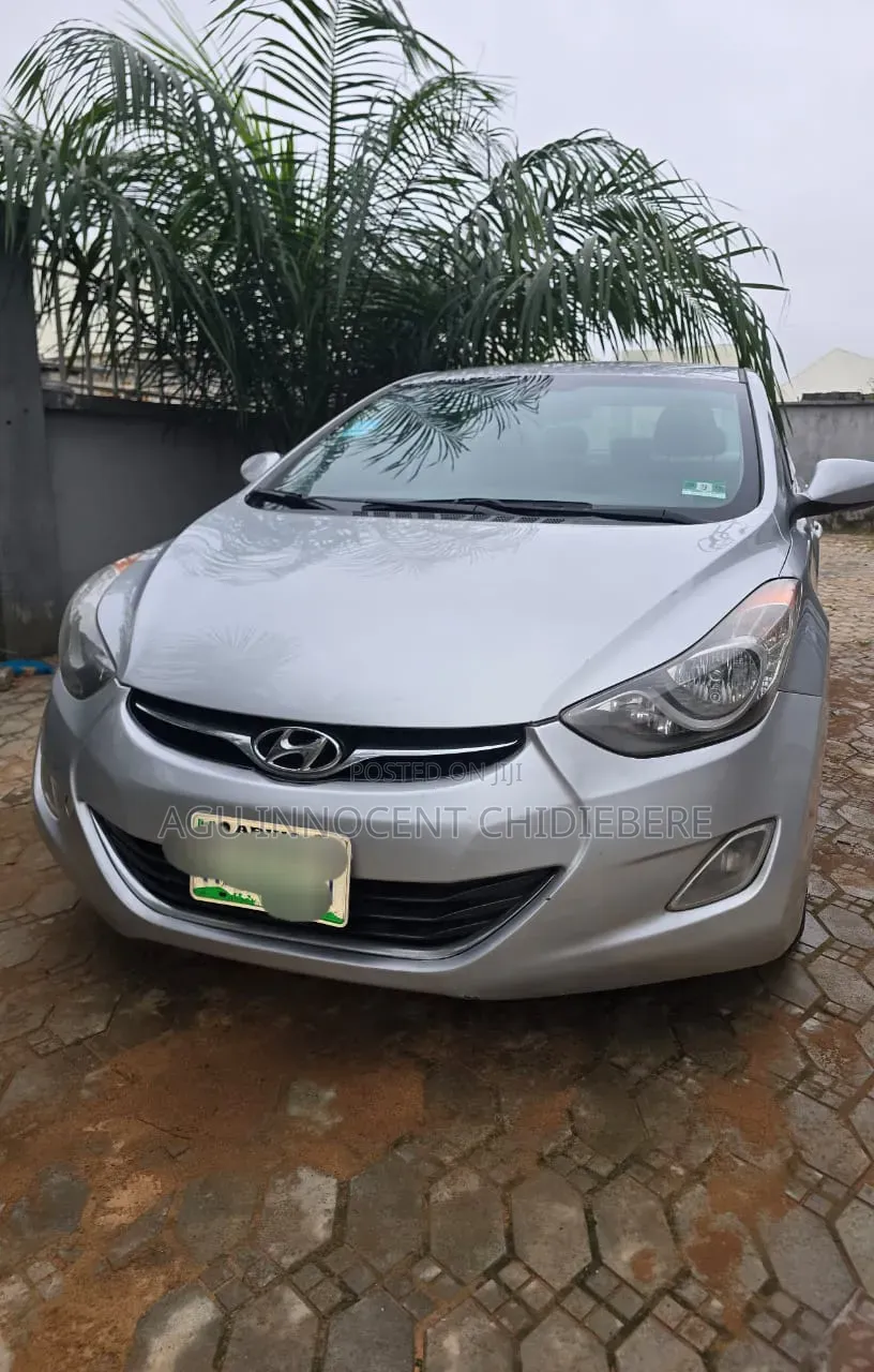 Hyundai Elantra 2012 Silver
