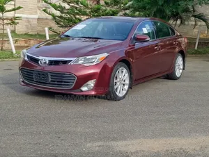 Toyota Avalon XLE Premium Sedan FWD (3.5L 6cyl 6A) 2013 Burgundy