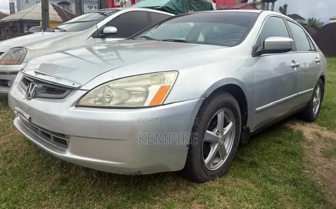 Honda Accord 2005 Silver