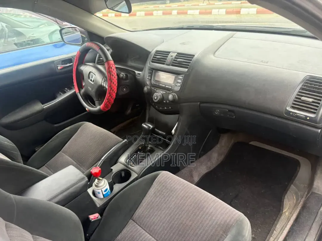 Honda Accord 2005 Silver