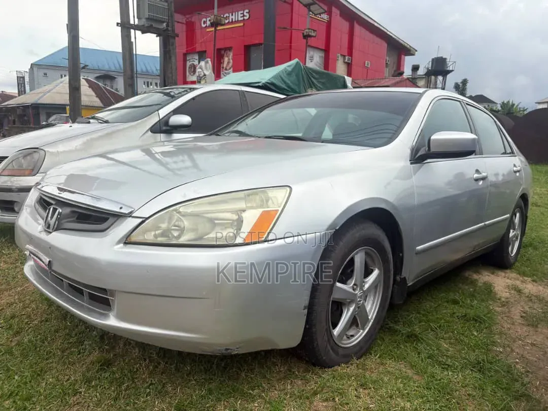 Honda Accord 2005 Silver