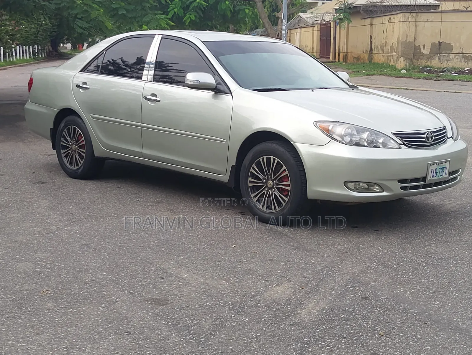 Toyota Camry LE 4dr Sedan (2.4L 4cyl 5M) 2004 Silver