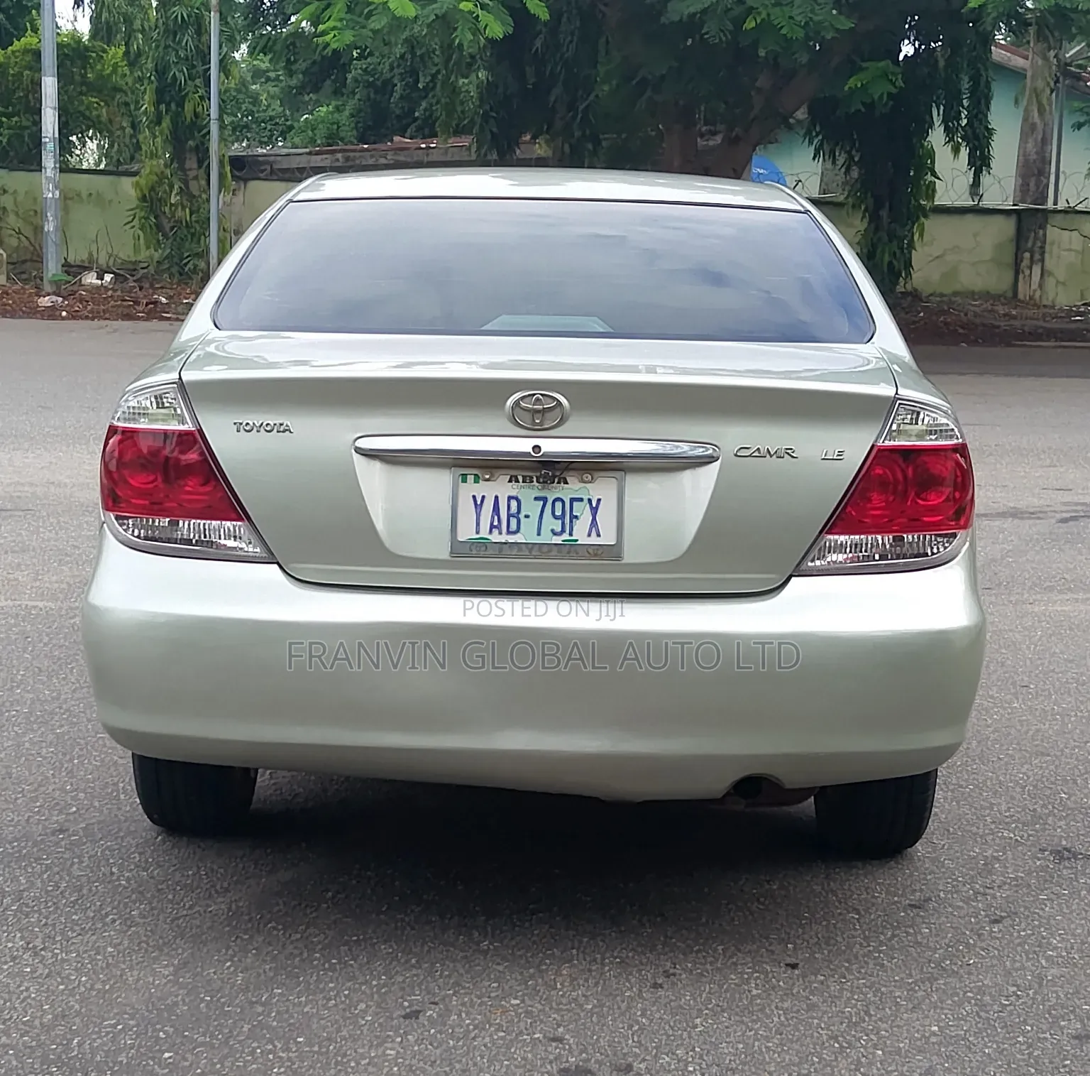 Toyota Camry LE 4dr Sedan (2.4L 4cyl 5M) 2004 Silver