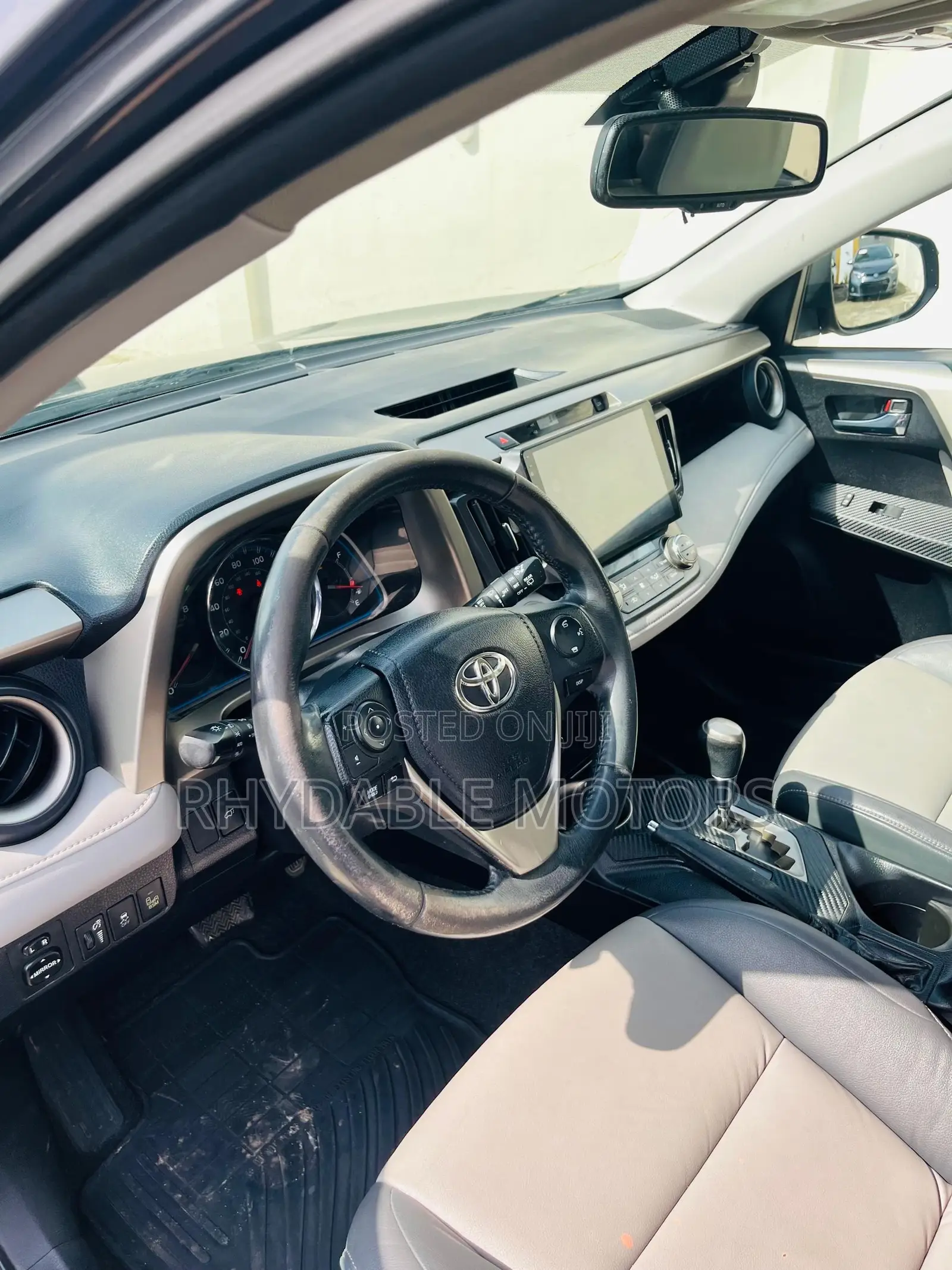 Toyota RAV4 Limited 4dr SUV (2.5L 4cyl 6A) 2015 Gray