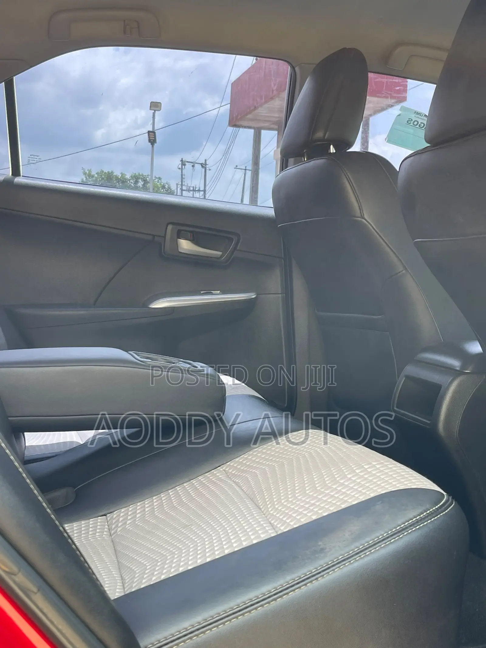 Toyota Camry SE 4dr Sedan (2.5L 4cyl 6A) 2014 Red