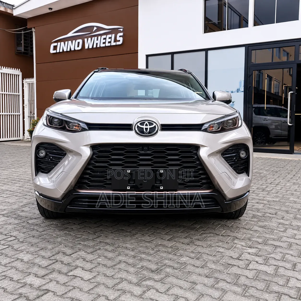 New Toyota RAV4 XLE 2025 Off white
