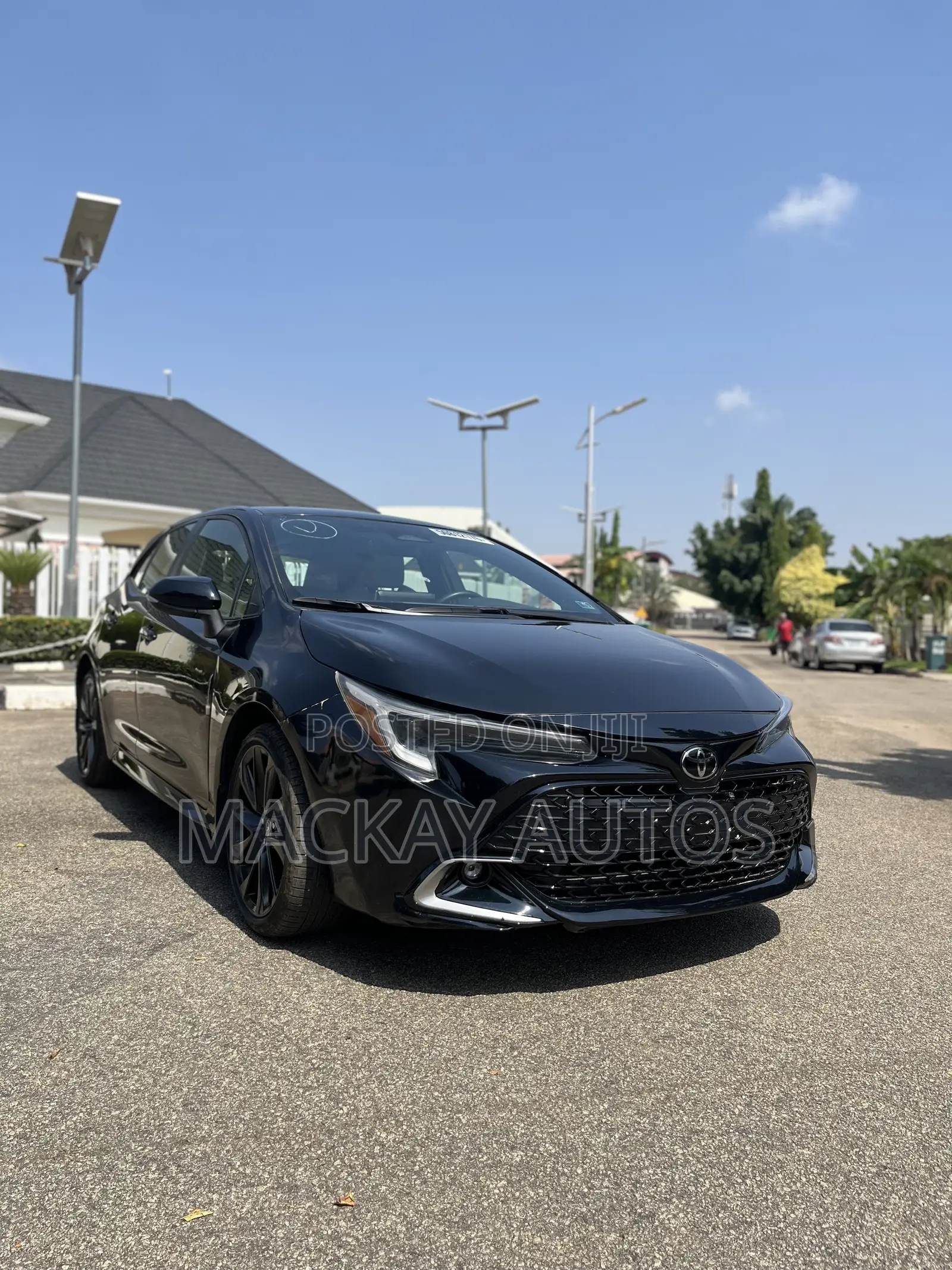 Toyota Corolla Hybrid XLE 2025 Black