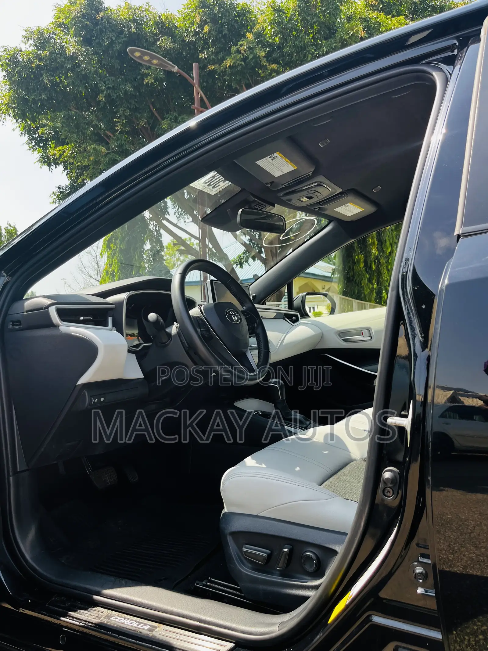Toyota Corolla Hybrid XLE 2025 Black