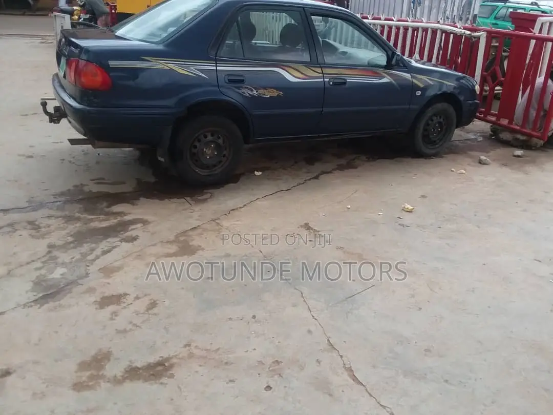 Toyota Corolla 2004 Blue