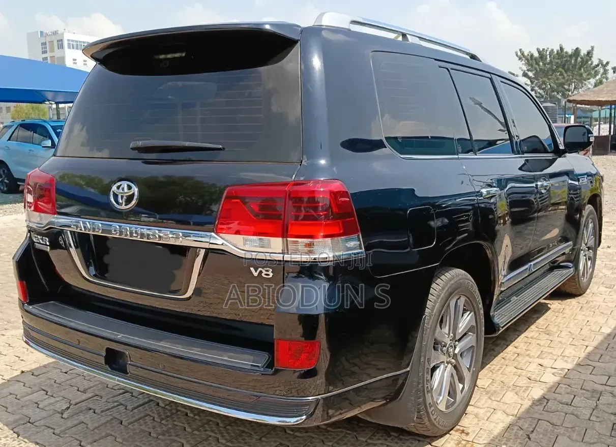 Toyota Land Cruiser 4.5 V8 GXR 2021 Black
