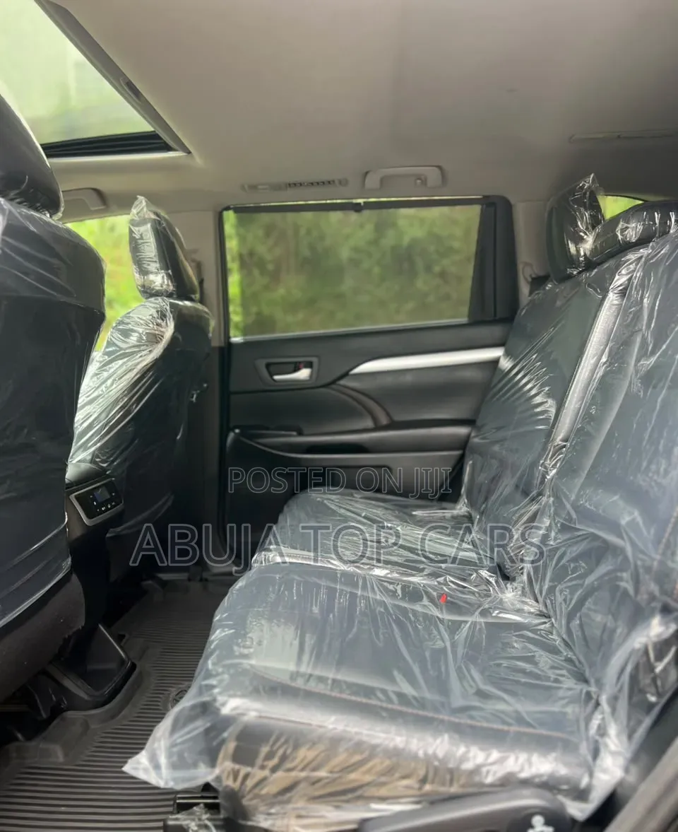 Toyota Highlander XLE 4x4 V6 (3.5L 6cyl 8A) 2017 Black