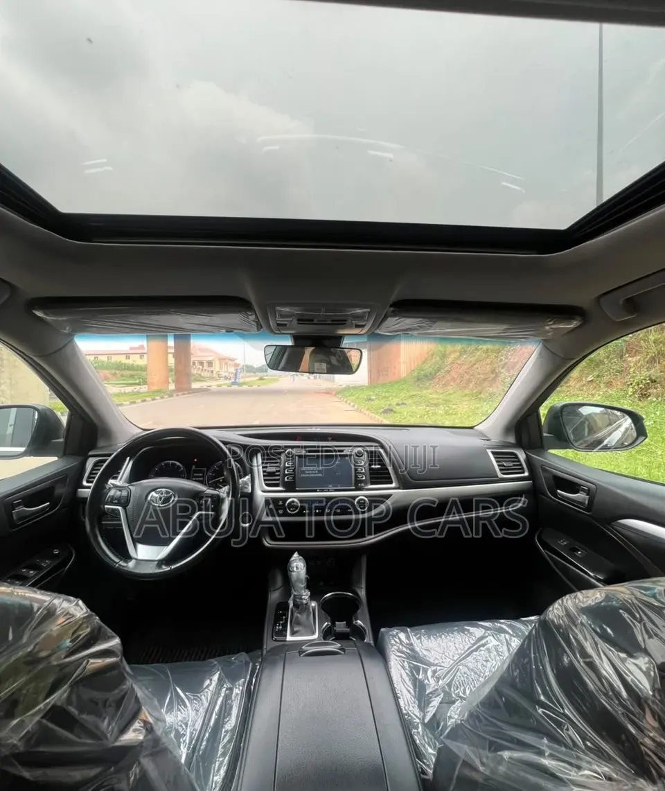 Toyota Highlander XLE 4x4 V6 (3.5L 6cyl 8A) 2017 Black