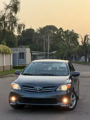 Toyota Corolla S Special Edition 4dr Sedan (1.8L 4cyl 4A) 2013 Gray