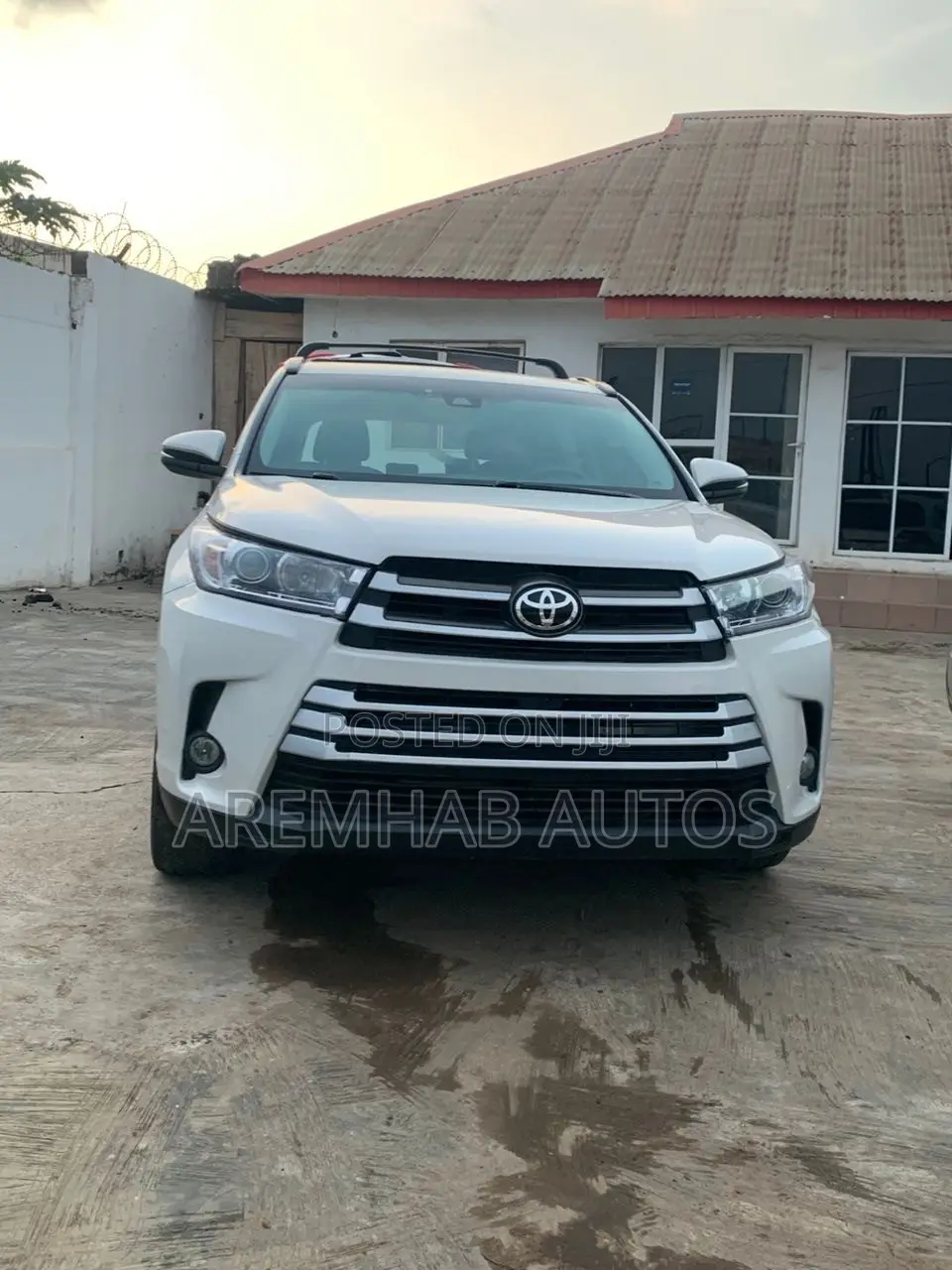 Toyota Highlander SE 4x4 V6 (3.5L 6cyl 8A) 2018 White