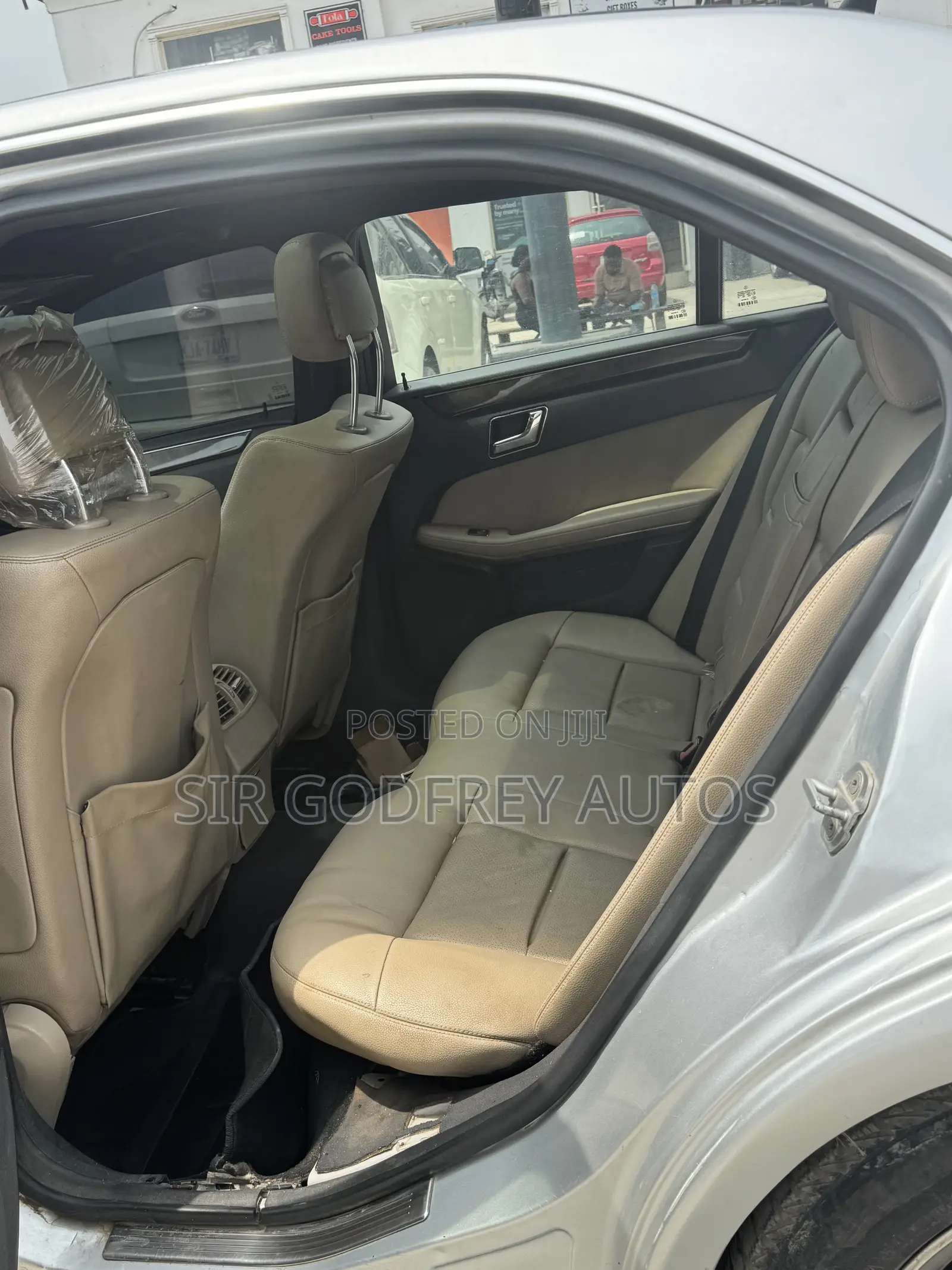 Mercedes-Benz E350 Base 2dr Cabriolet (3.5L 6cyl 7A) 2011 Silver