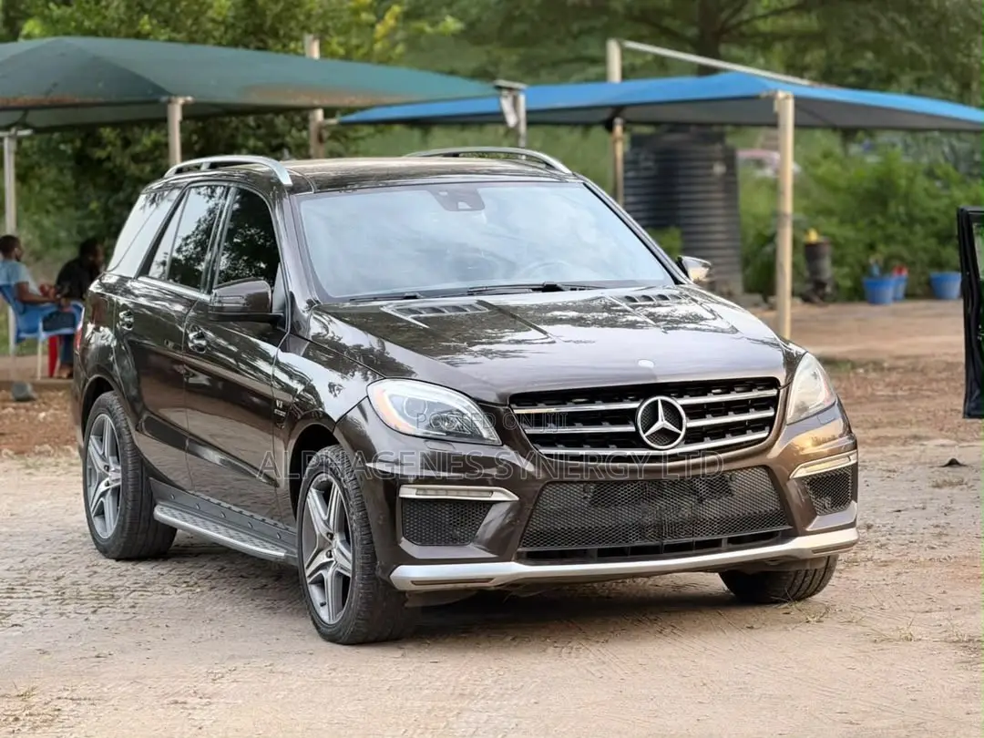 Mercedes-Benz M Class ML63 AMG 4dr SUV AWD (5.5L 8cyl Turbo 7A) 2014