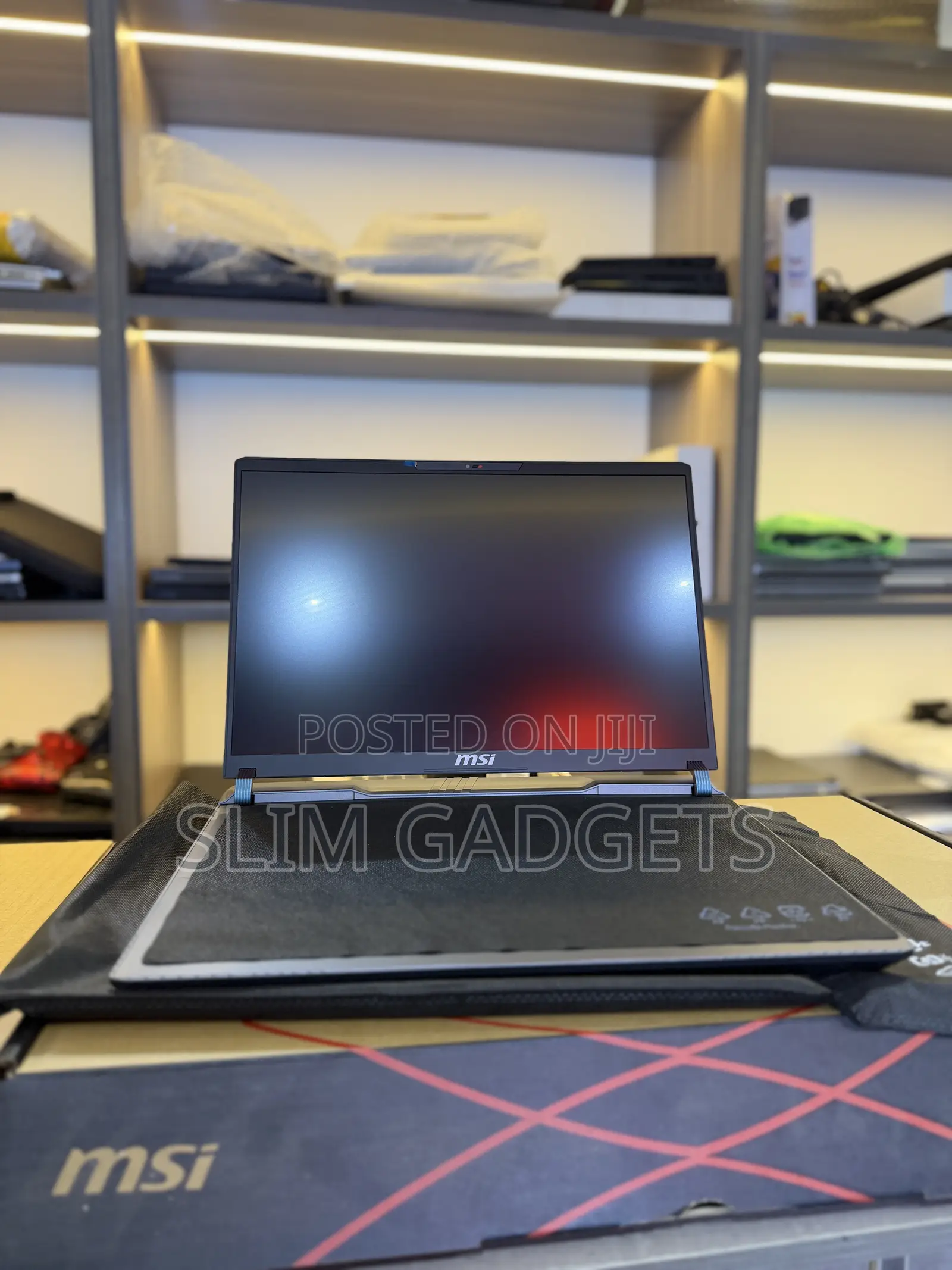 Laptop MSI Vector 16 HX AI A2XWIG 32GB AMD Ryzen 9 SSD 1T