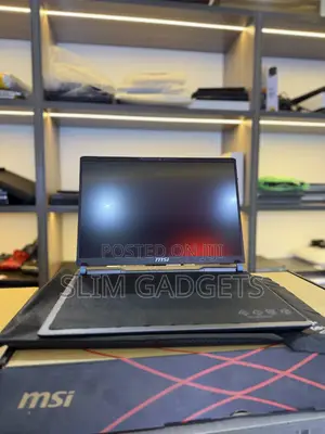 Laptop MSI Vector 16 HX AI A2XWIG 32GB AMD Ryzen 9 SSD 1T