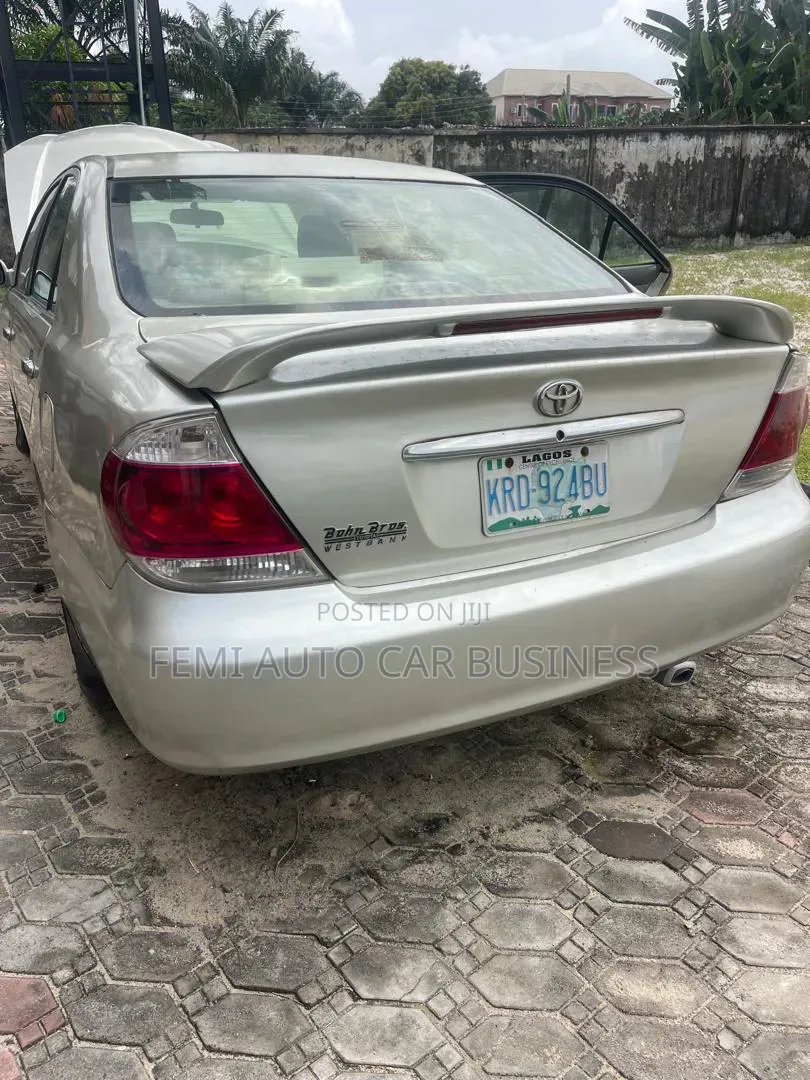 Toyota Camry 2004 Silver