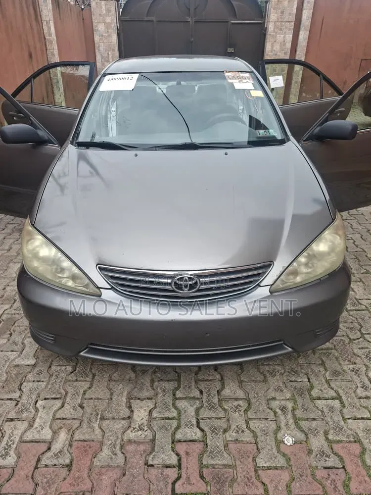 Toyota Camry LE 4dr Sedan (2.4L 4cyl 5A) 2006 Gray