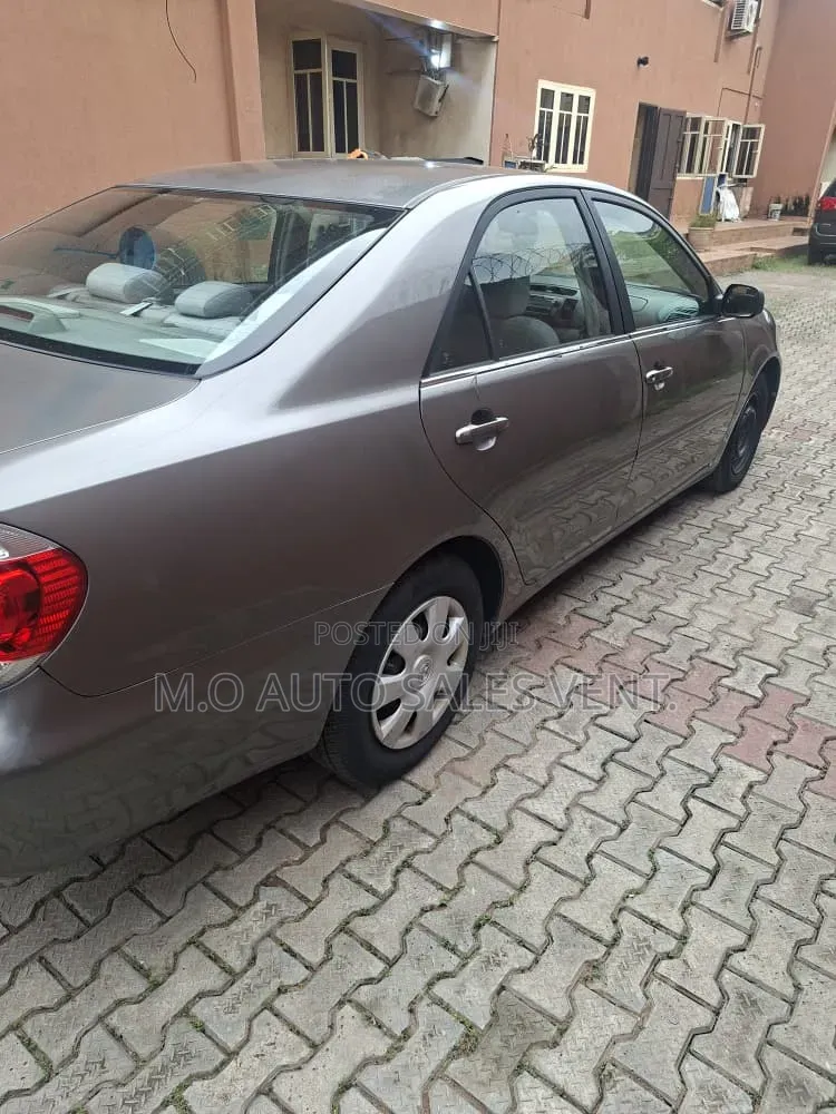 Toyota Camry LE 4dr Sedan (2.4L 4cyl 5A) 2006 Gray
