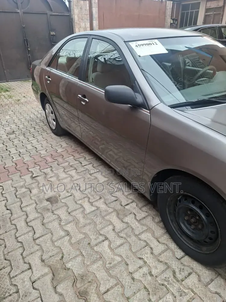 Toyota Camry LE 4dr Sedan (2.4L 4cyl 5A) 2006 Gray
