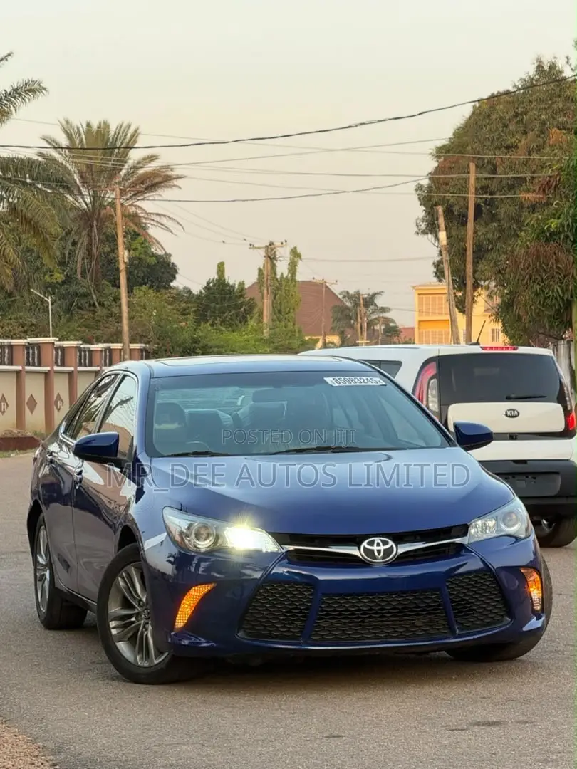 Toyota Camry 2016 Blue