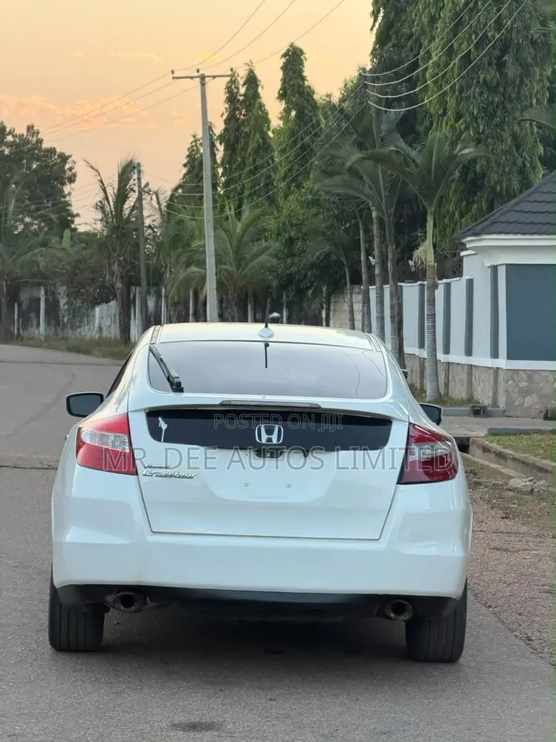 Honda Crosstour 2010 White