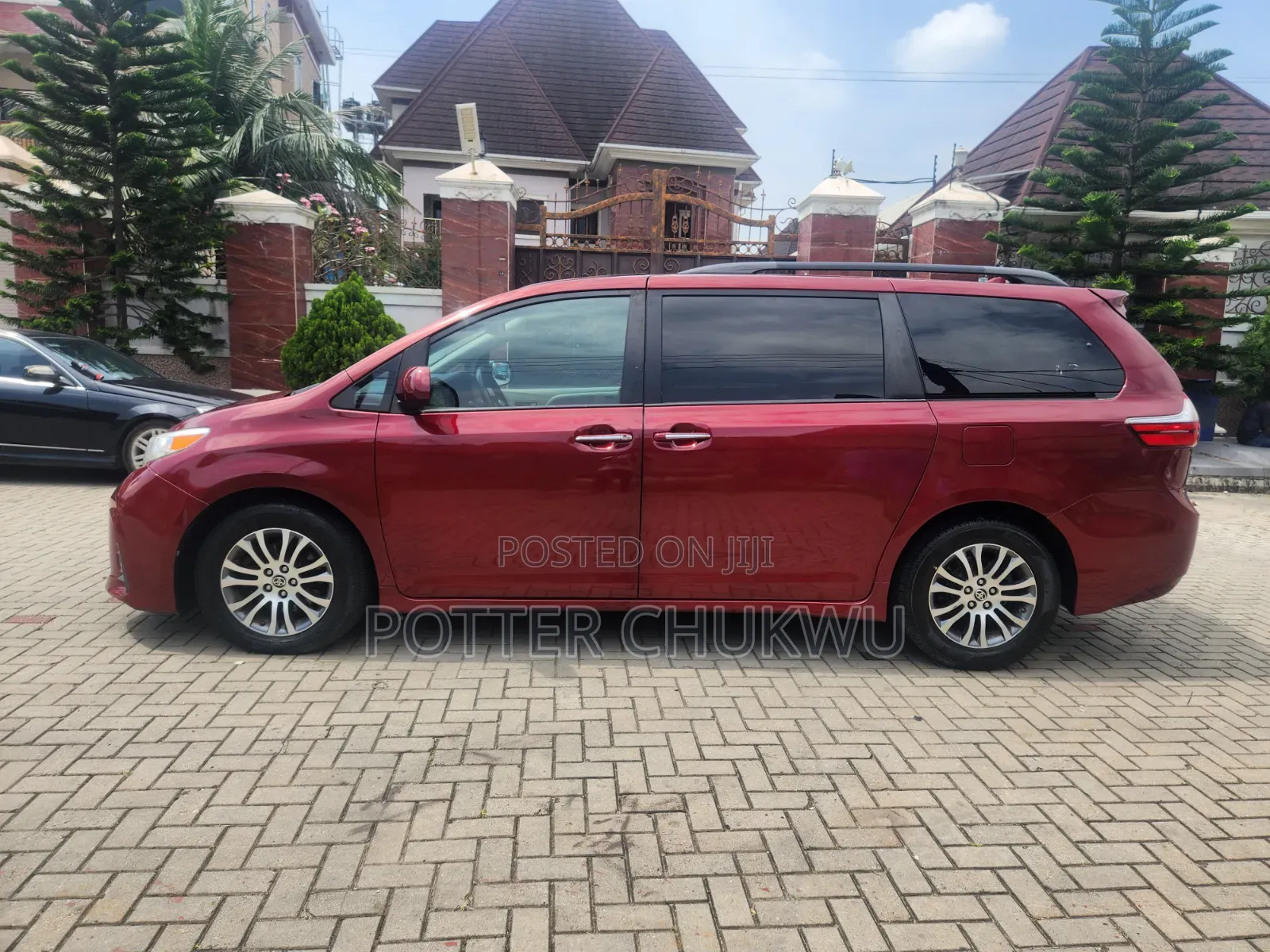 Toyota Sienna XLE 7 Passenger Auto Access Seat FWD 2020 Burgundy