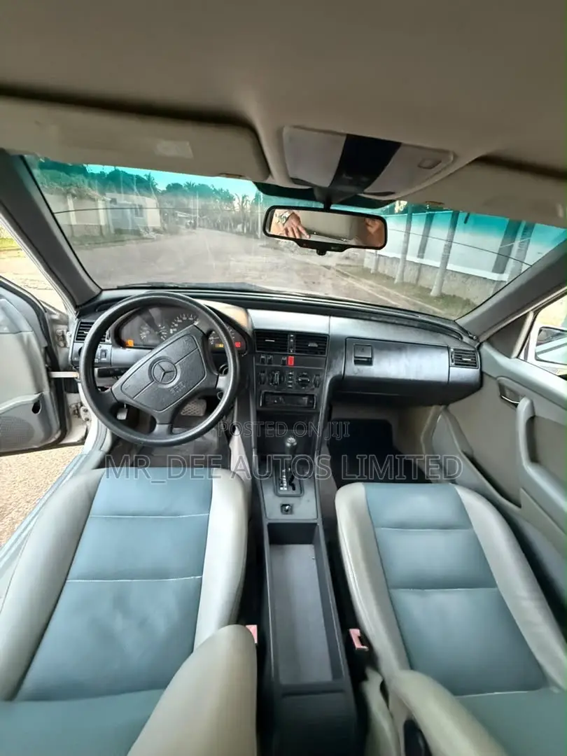 Mercedes-Benz C200 2000 Silver