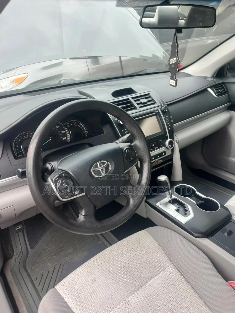 Toyota Camry LE 4dr Sedan w/Prod. End 11/13 (2.5L 4cyl 6A) 2014 White