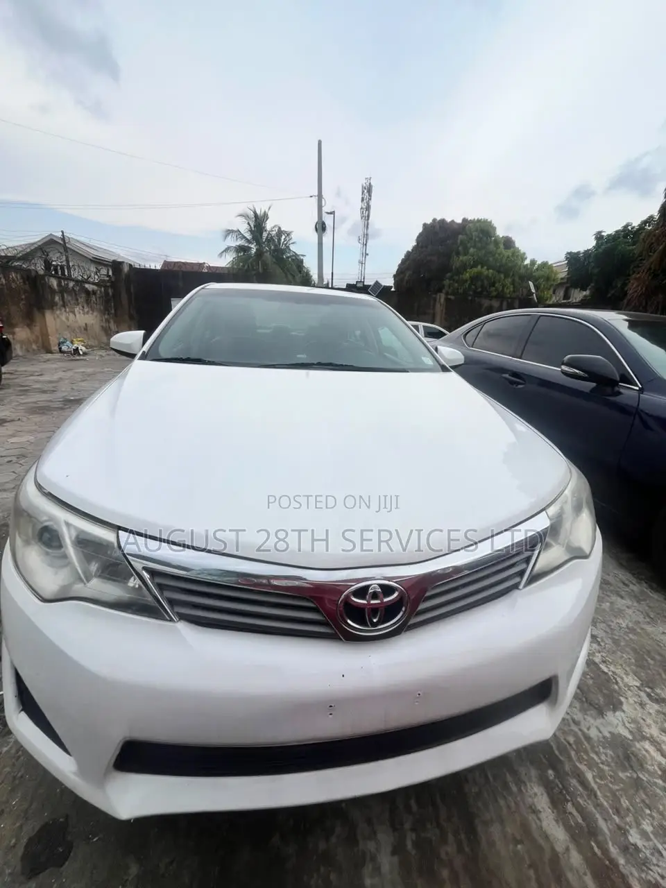 Toyota Camry LE 4dr Sedan w/Prod. End 11/13 (2.5L 4cyl 6A) 2014 White