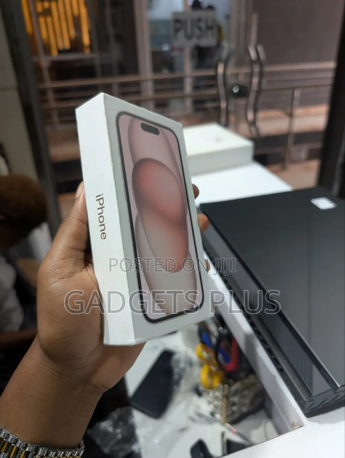 New Apple iPhone 15 128 GB Pink