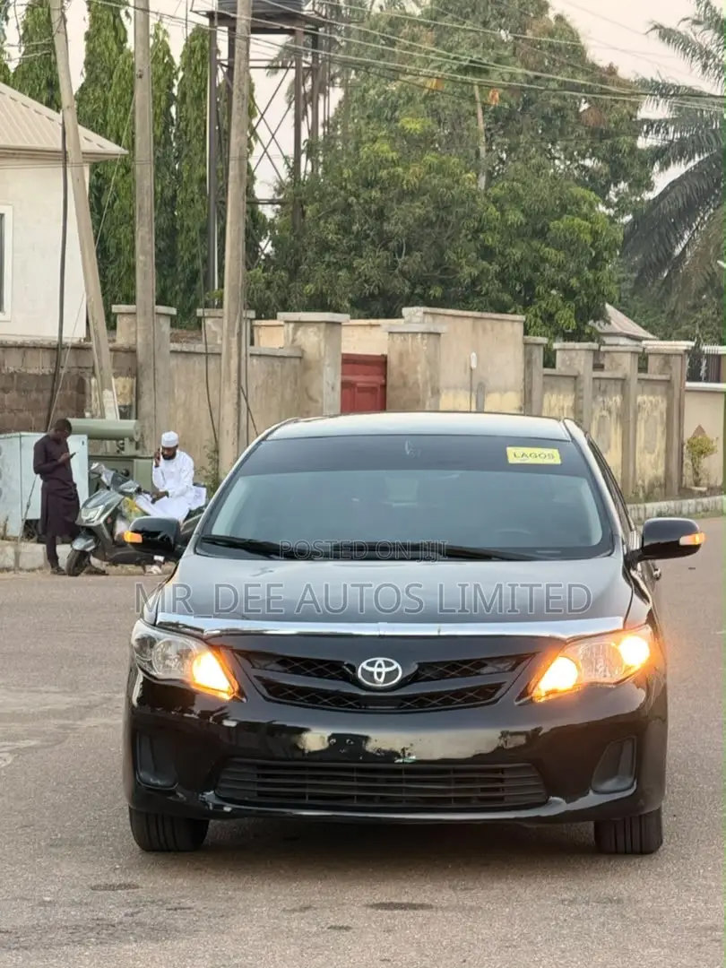 Toyota Corolla 2012 Black