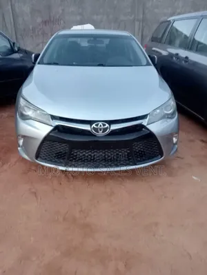 Toyota Camry SE 4dr Sedan (2.5L 4cyl 6A) 2017 Silver