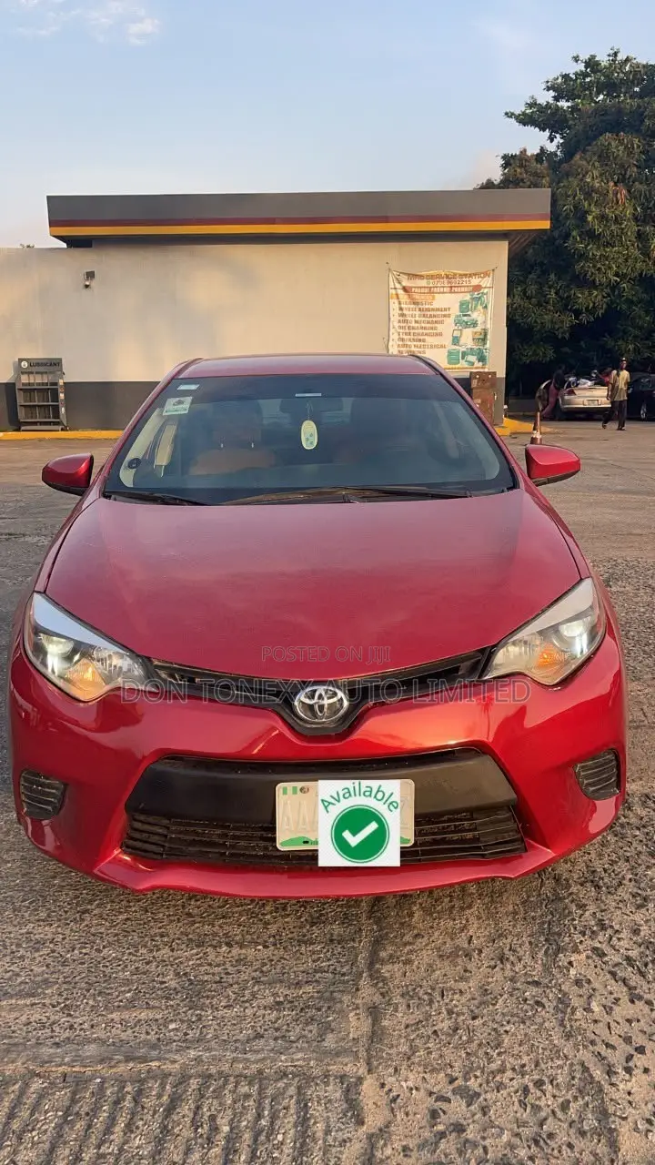 Toyota Corolla LE Premium 4dr Sedan (1.8L 4cyl CVT) 2014 Red